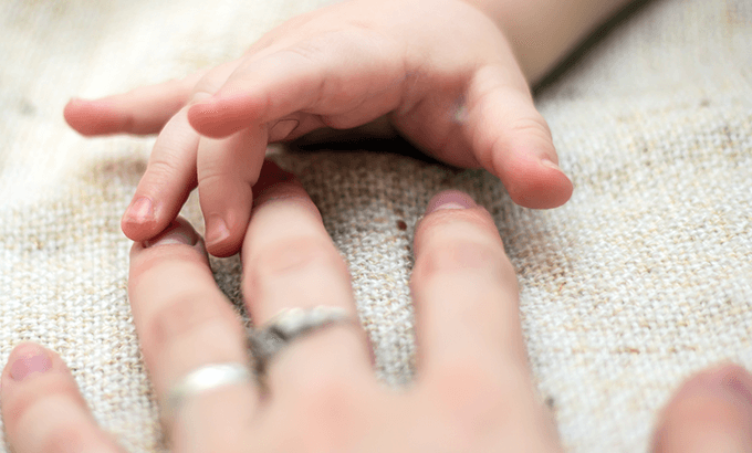Bebeginizin duyusal gelisimi dokunma 3 - رشد حسی کودک شما-لمس