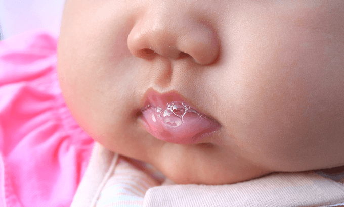 bebek tukuruk 3 - چرا نوزادان تف می کنند؟