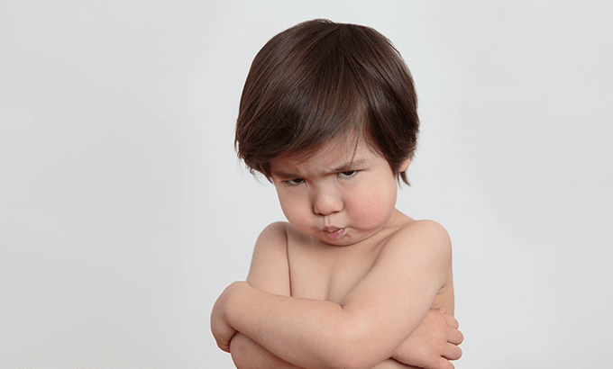 sinirli normal 2 - آیاطبیعی است که کودک عصبانی به نظربرسد؟